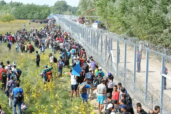 18 imigranți au murit într-o busculadă, în enclava spaniolă Melilla!