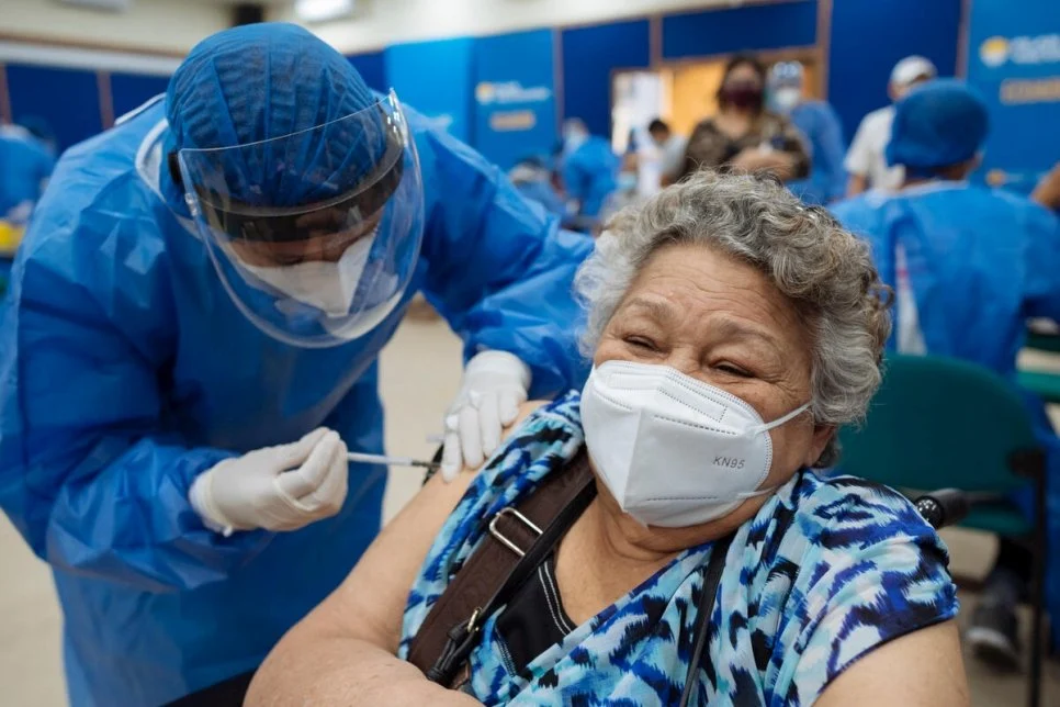 GUVERNUL AUSTRIAC RĂMÂNE OBSEDAT DE VACCINAREA OBLIGATORIE!