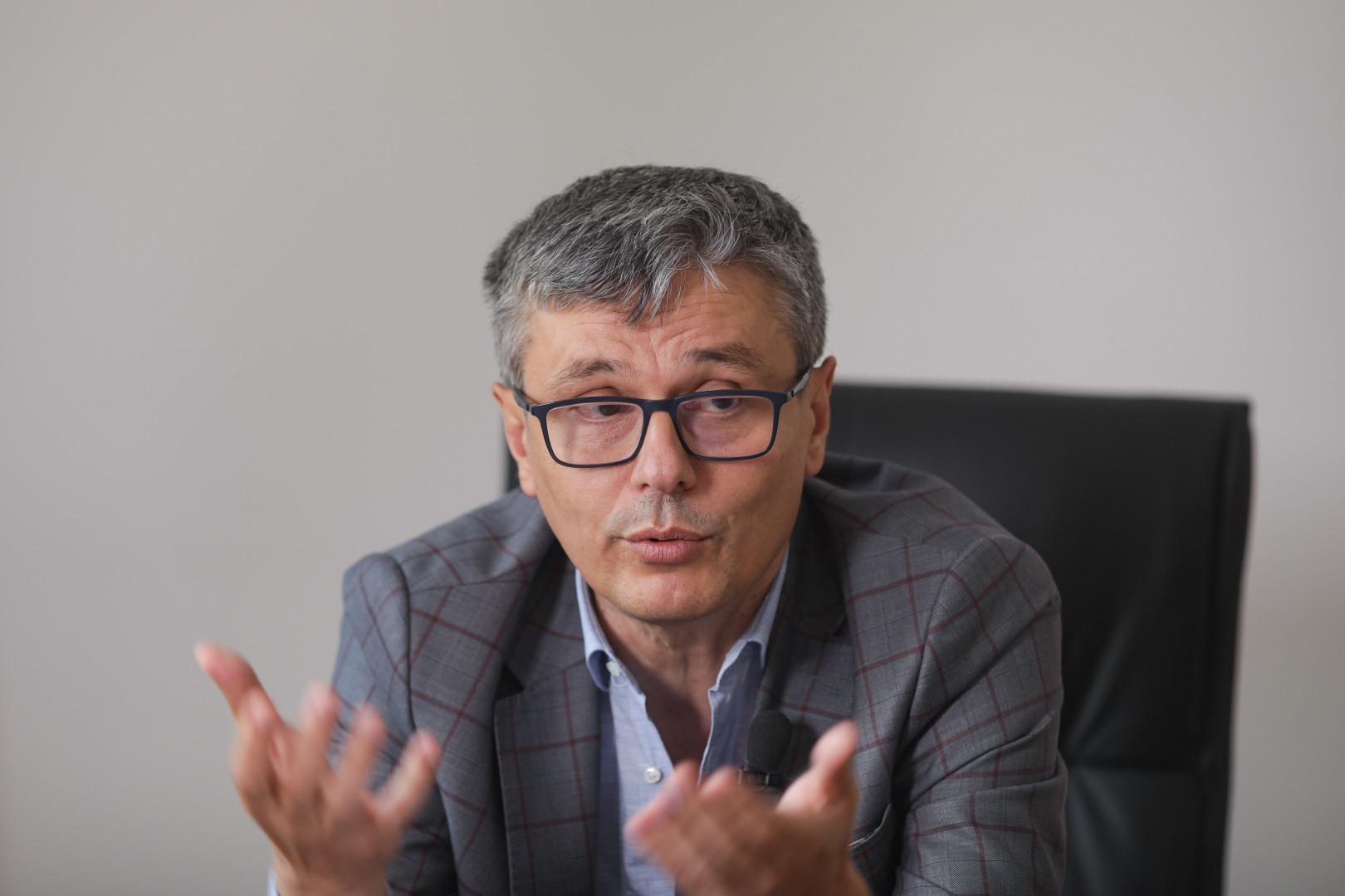 Legea offshore pare făcută de trădători!