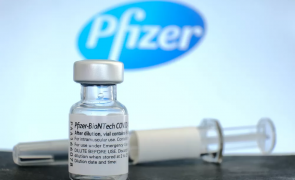 Scandalul care zdruncină industria big pharma din toată lumea: Un gigant farmaceutic a dat în judecată Pfizer din cauza vaccinurilor împotriva COVID-19