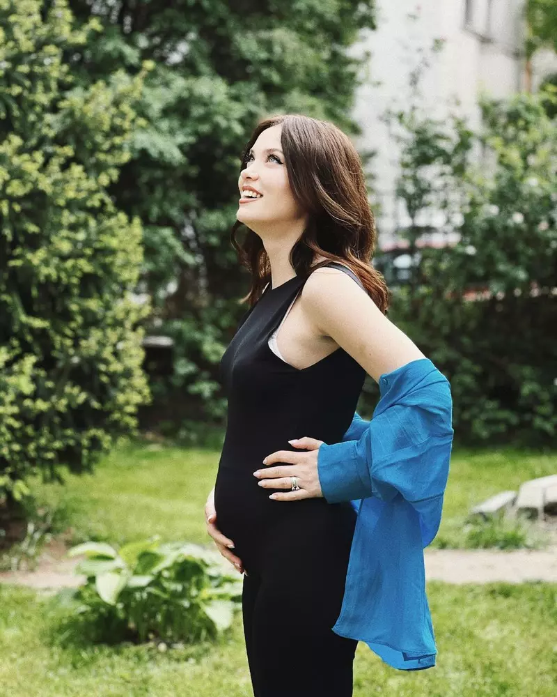 ANCA DUMITRA ESTE ÎNSĂRCINATĂ. GEANINA DIN „LAS FIERBINȚI”