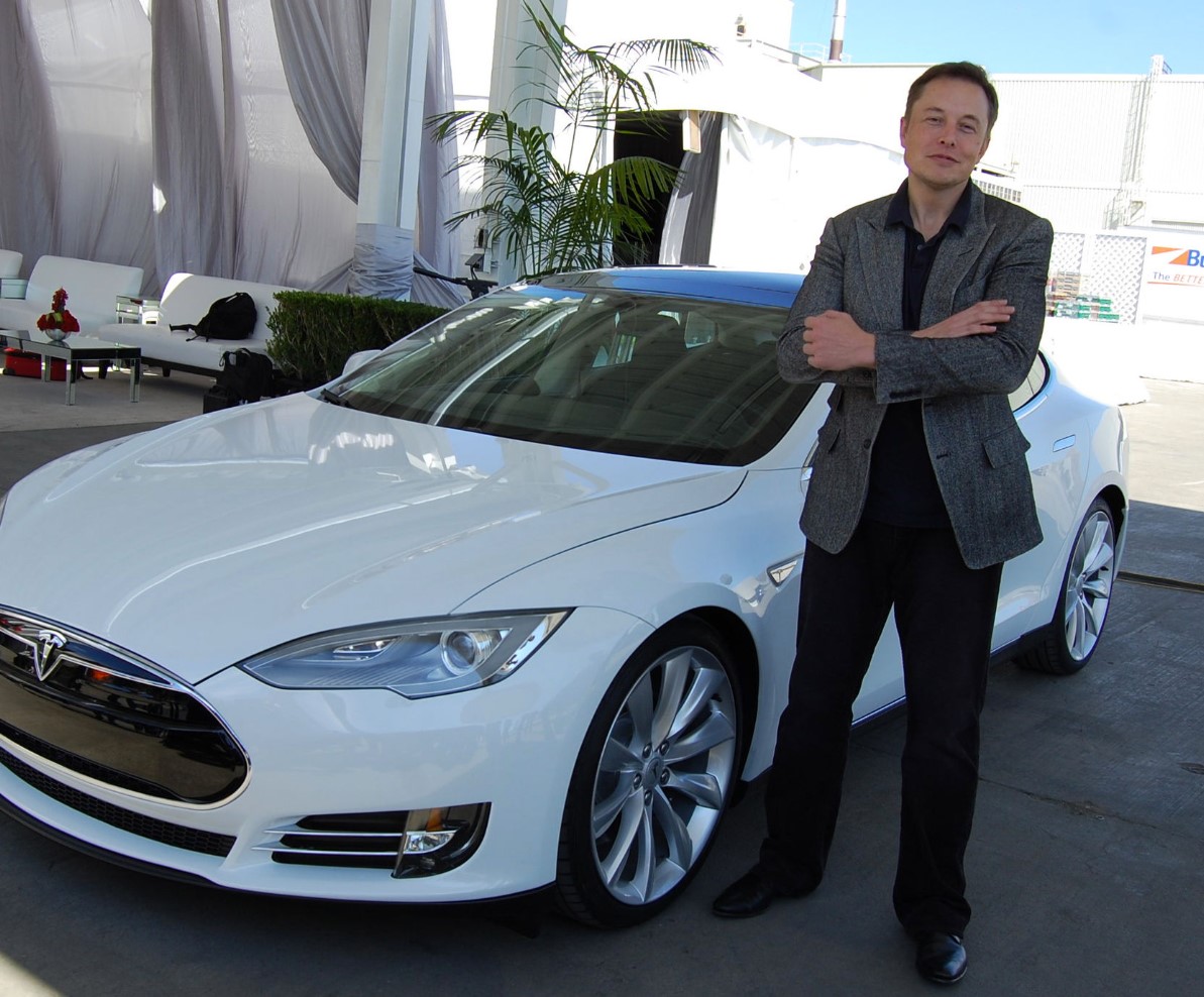 Elon Musk spune despre cancelarul Germaniei, Olaf Scholz, că este un „fraier”, pentru că a provocat ruperea coaliției guvernamentale