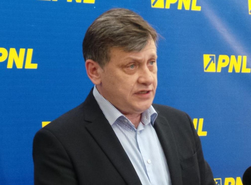 Crin Antonescu: PNL nu poate susține la alegeri pe Lasconi sau Nicușor Dan