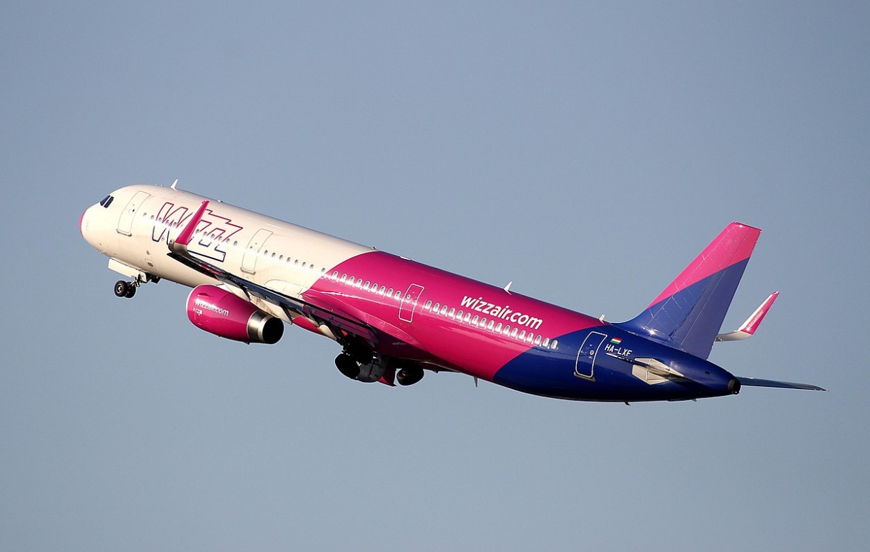 Wizz Air elimină plățile în numerar la bordul avioanelor