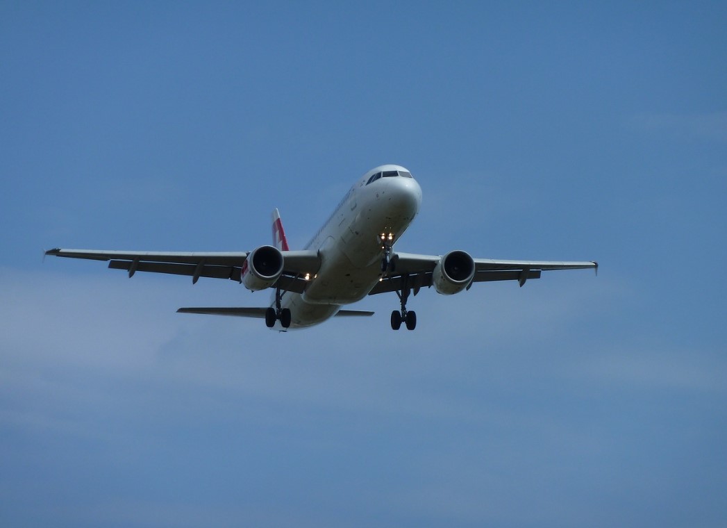 Un membru al echipajului avionului Swiss Air, care a aterizat de urgență în Austria după ce decolase de la București, a murit în urma rănilor suferite