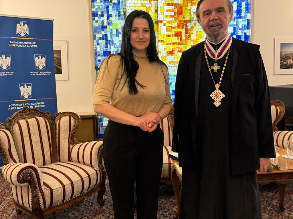 Părintele dr. Nicolae Dura, sufletul comunității românești din Viena, decorat de Președintele României